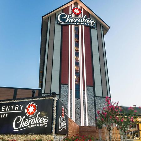 Cherokee Casino Hotel Roland Dış mekan fotoğraf