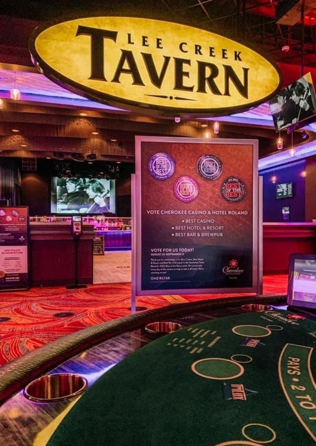 Cherokee Casino Hotel Roland Dış mekan fotoğraf