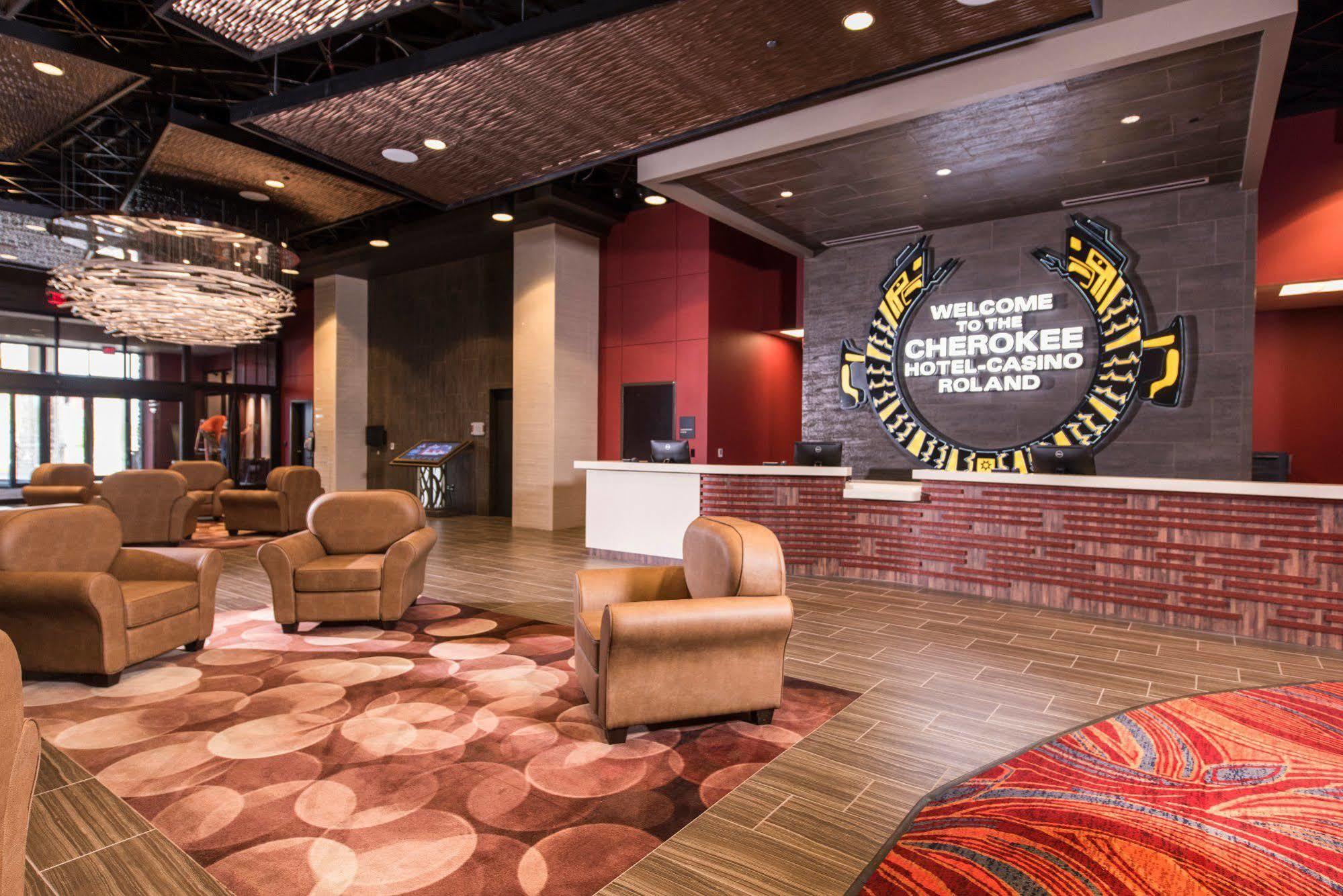 Cherokee Casino Hotel Roland Dış mekan fotoğraf