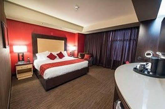 Cherokee Casino Hotel Roland Dış mekan fotoğraf